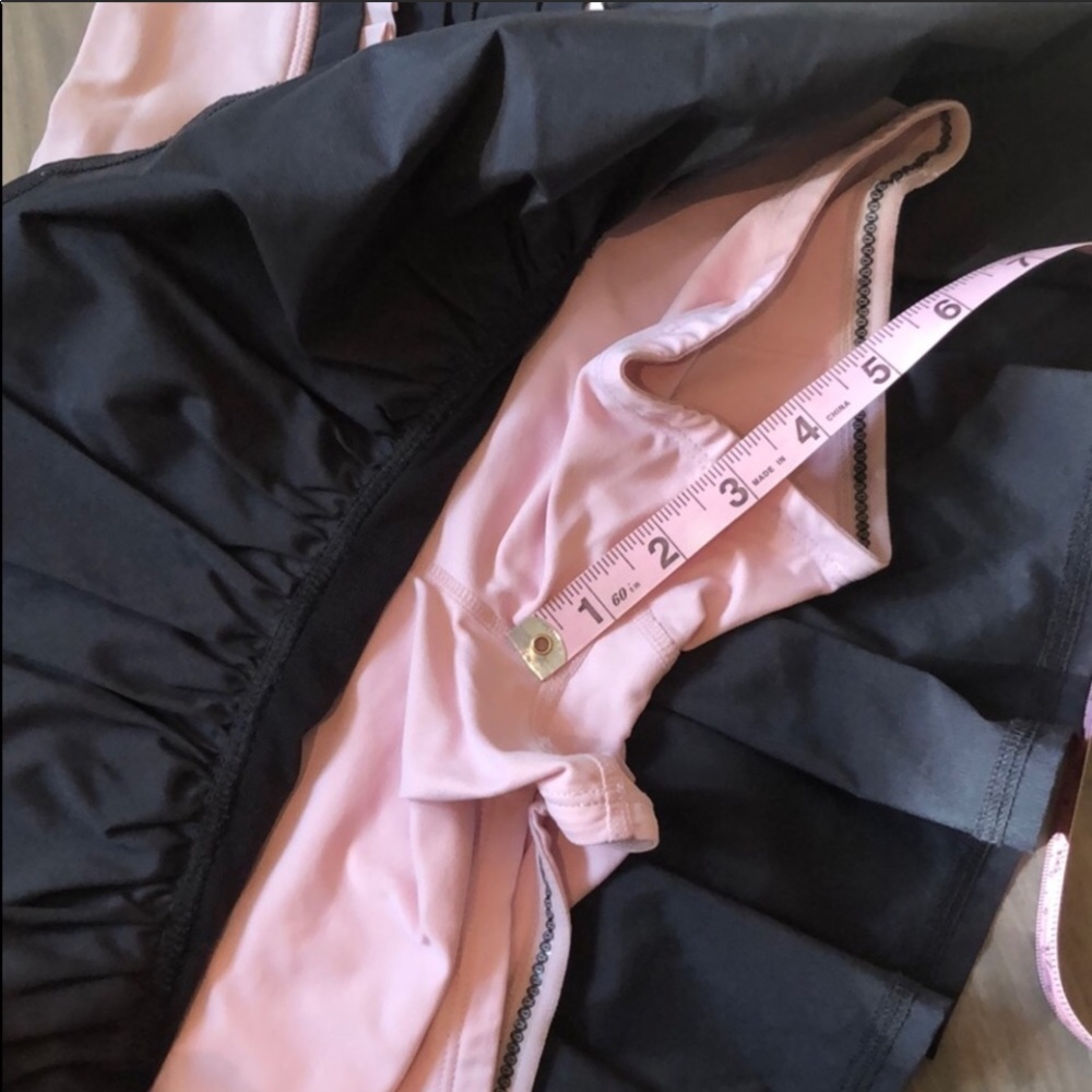 Lululemon 6 Back on Track Ruffles Skirt Pink Black - Picture 10 of 15